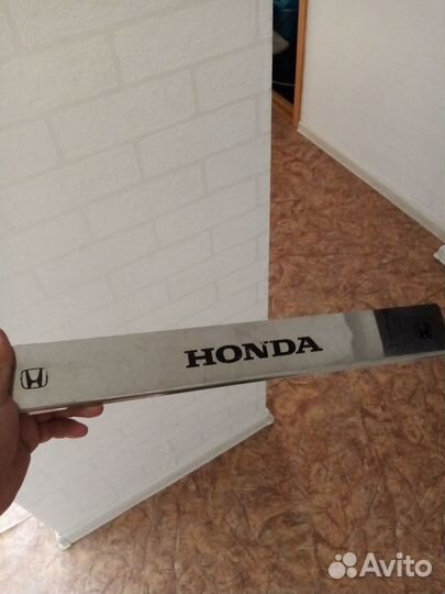 Накладки на порог honda