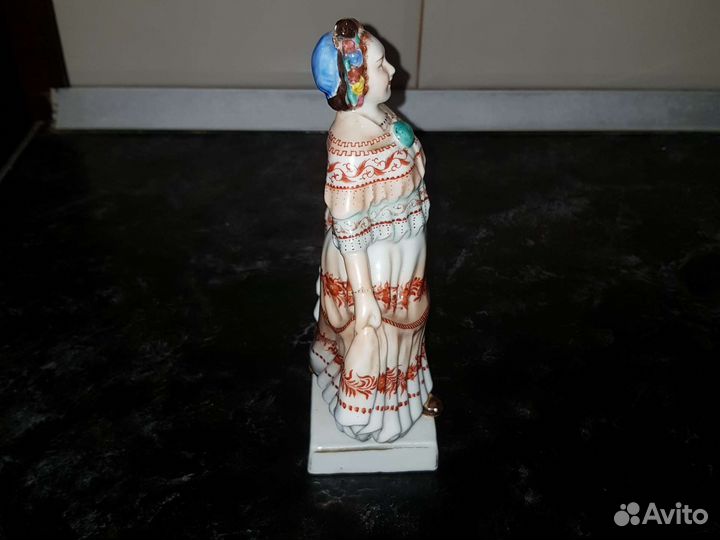 Статуэтка фарфоровая Китаянка девушка 50-60-е