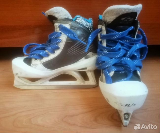 Хоккейные вратарские коньки bauer