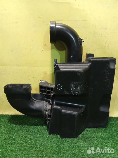 Резонатор воздушного фильтра Hyundai Solaris 2010