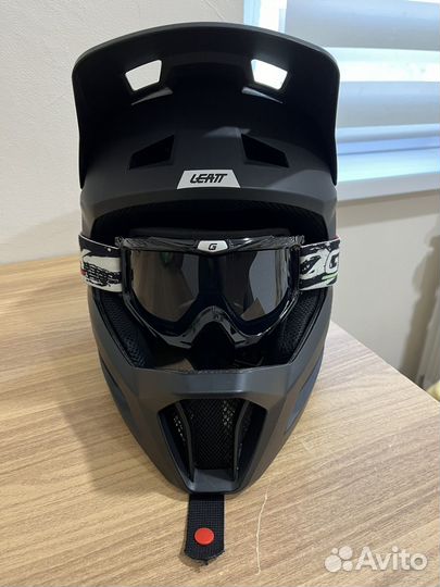 Шлем для мотоцикла кроссовый