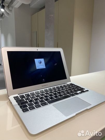 Apple macbook air 11-inch