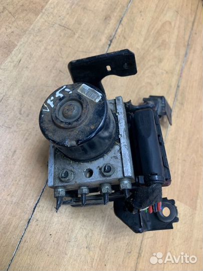 Блок abs Opel Zafira B Z16XEP