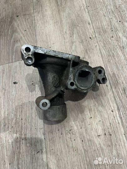 Корпус помпы Peugeot 406