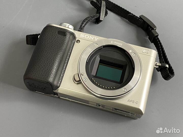 Sony A6000 kit 16-50mm 11.000 кадров