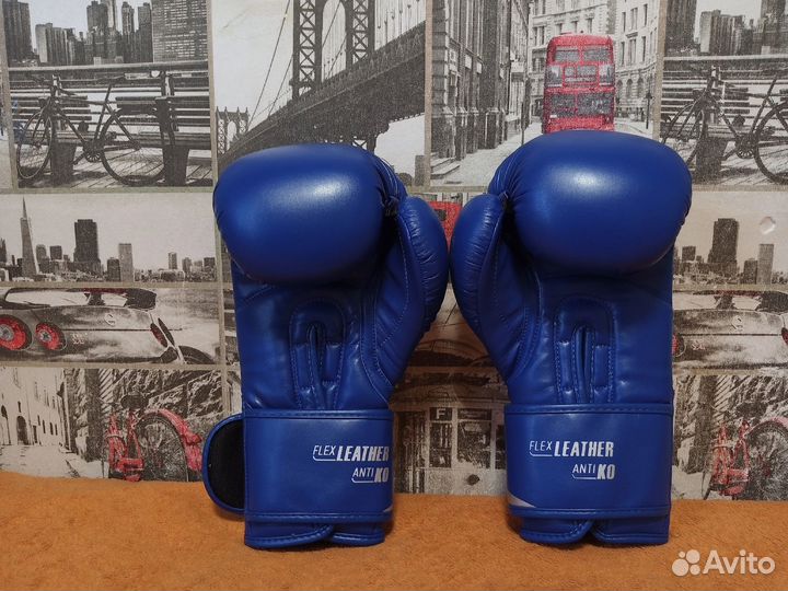 Боксерские перчатки 10 oz clinch