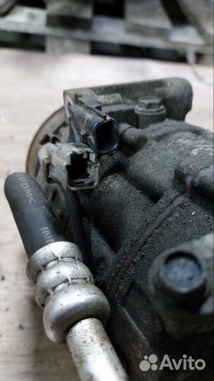 Компрессор кондиционера Nissan Serena C25 MR20-DE