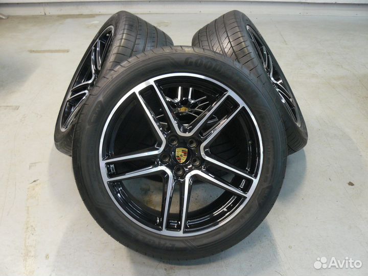 Колеса R20 Porsche Macan оригинал Turbo Black