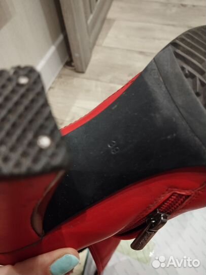 Красные кожаные сапоги на каблуке 39р(25 см)