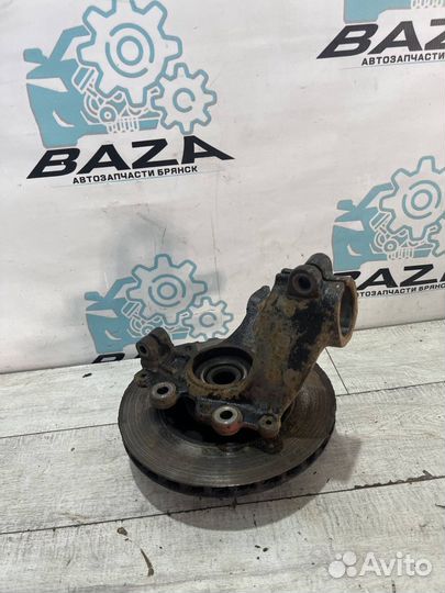 Кулак передний левый Ford Focus 3