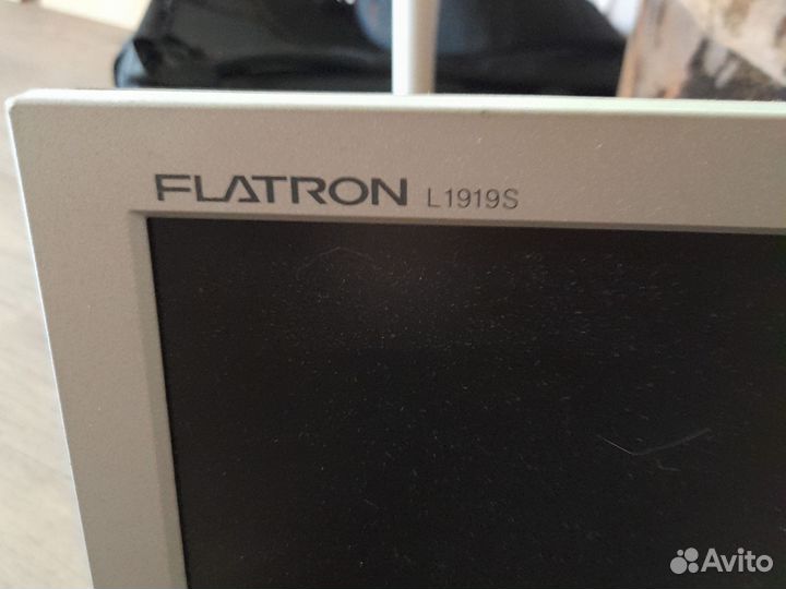 Монитор LG flatron l1919s