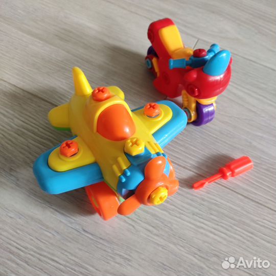 Самолет и мотоцикл