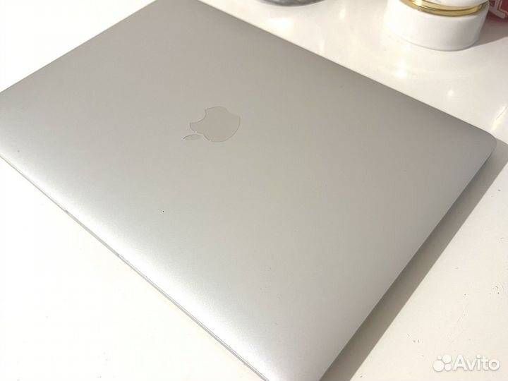 Apple macbook pro 13 2020 m1 8gb 256gb