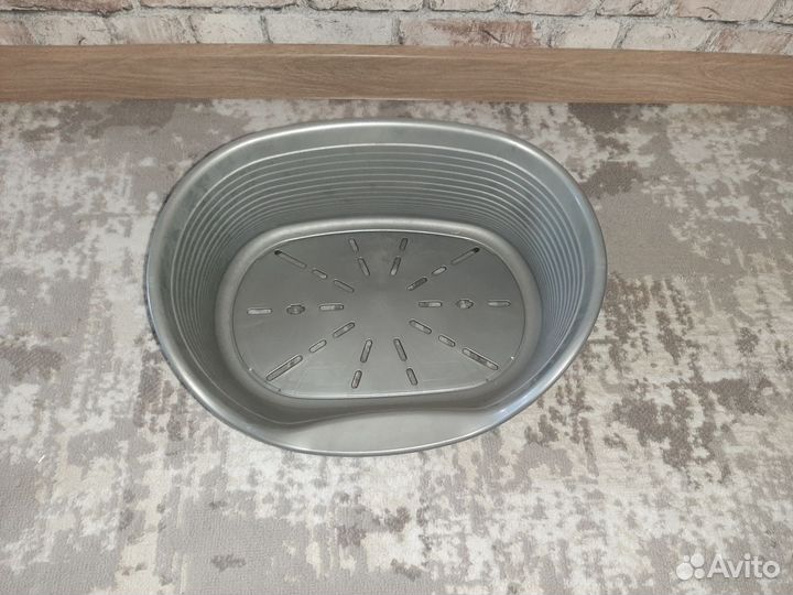 Лоток и лежанка