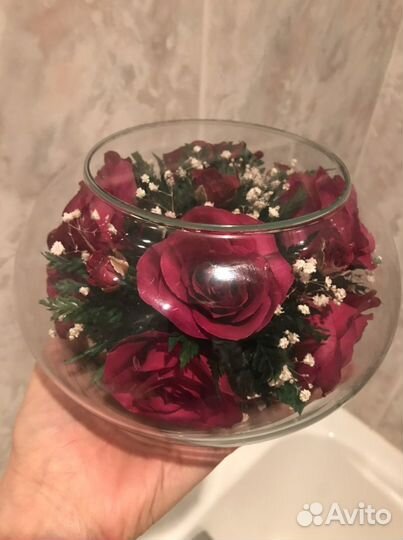 Стабилизированные розы в вакууме в стекле