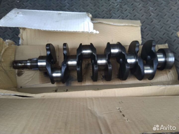 Коленвал двиг на зпч 2lt