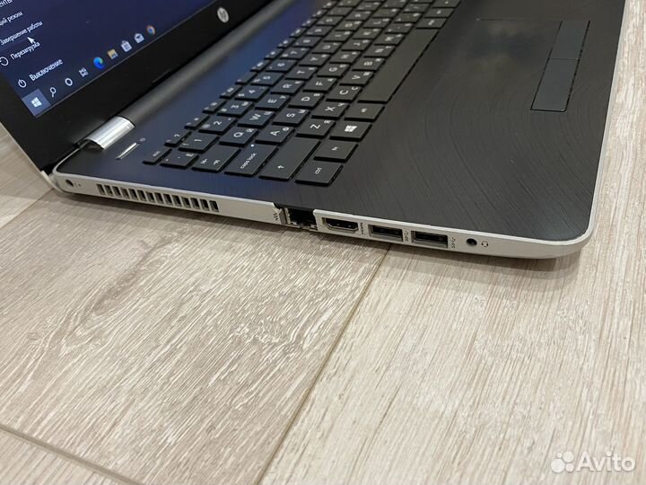 HP i5-7200U + 8gb + Radeon 520 2gb