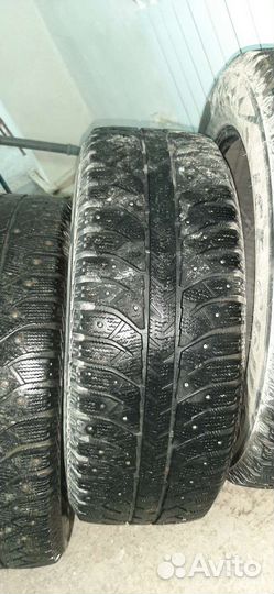 Bridgestone Ice Cruiser 7000 215/60 R17 100T