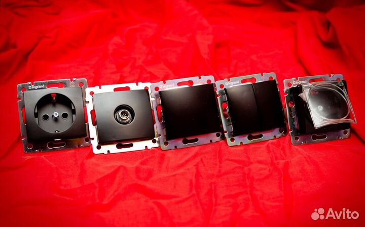 Розетки и выключатели Легранд