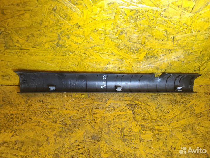 Накладка на порог правая Hyundai Solaris RB 1.6