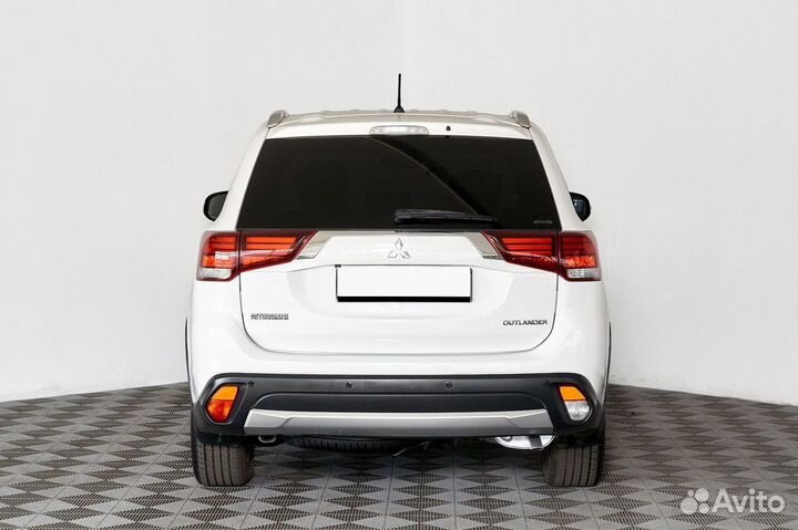 Mitsubishi Outlander 2.0 CVT, 2017, 124 000 км