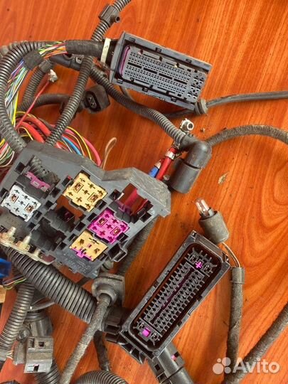 Подкапотная проводка Vw Transporter T5 AXD 2004