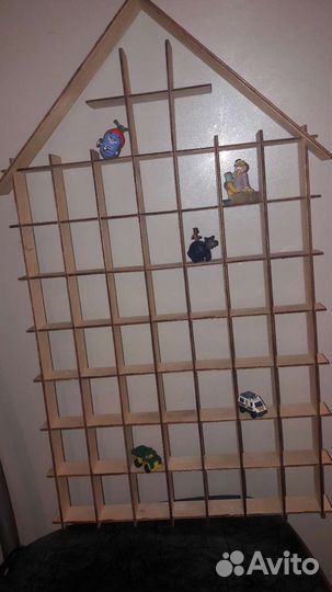 Полочка для коллекций