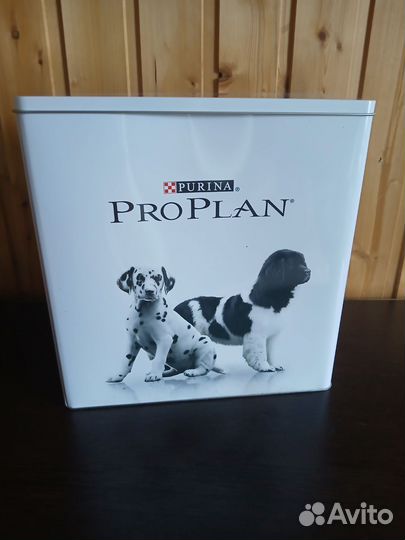 Контейнер для хранения корма