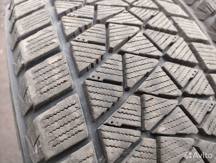 Bridgestone Blizzak DM-V2 225/65 R17