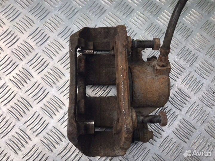 Суппорт передний правый Mercedes-Benz C-Class W203