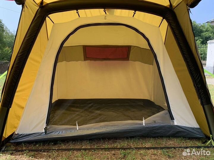 Палатка 4х местная с надувным каркасом