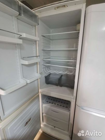 Два мотора холодильник Атлант.Высокий
