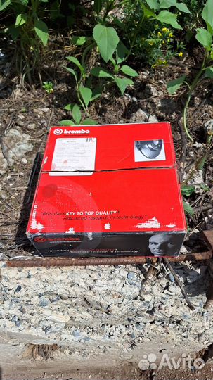 Тормозные диски Brembo 08.7165.11