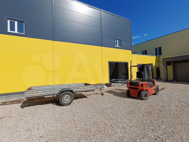 Отдельно стоящее торгово-складское здание, 460 м²
