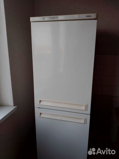 Продается отличный холодильник stinol