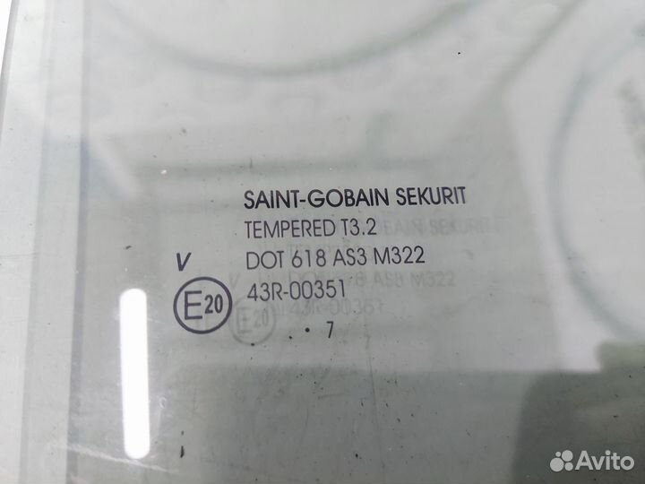 Стекло двери заднее правое Kia Venga