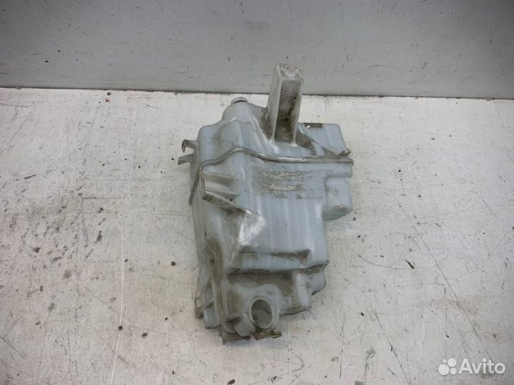 Бачок омывателя Toyota Rav4 40 2012-2019