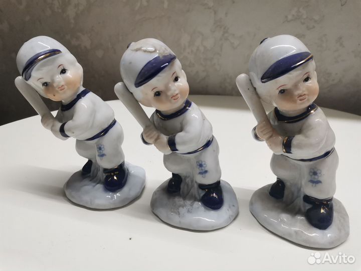 Фарфоровые статуэтки. Парные. Мальчики