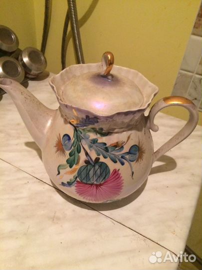 Эмаль. Лоток. Масленка и чайник заварной