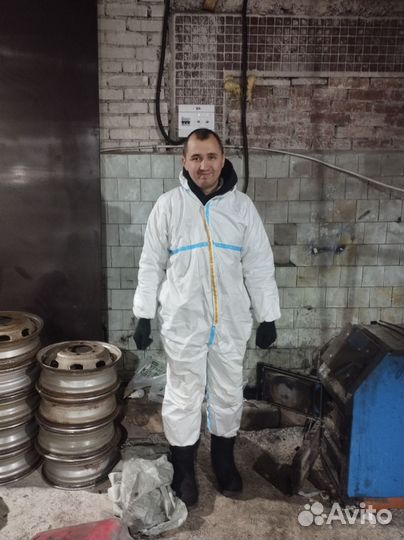 Защитный костюм