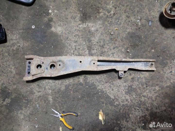 Балка продольная передняя Mitsubishi Asx