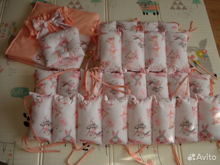 Комплект в детскую кроватку (новый)