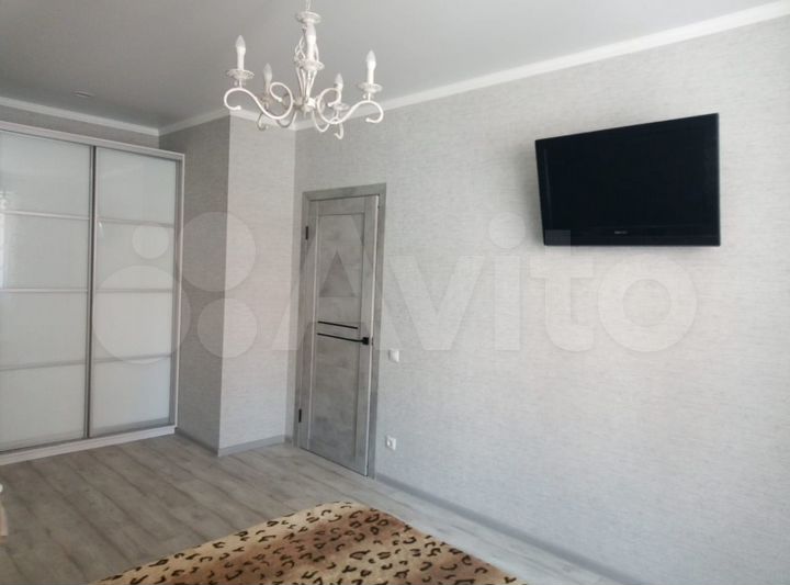 1-к. квартира, 42 м², 1/5 эт.