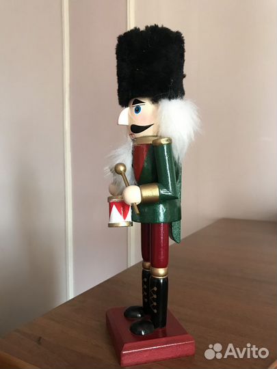 Щелкунчик -Новогодние игрушки из дерева