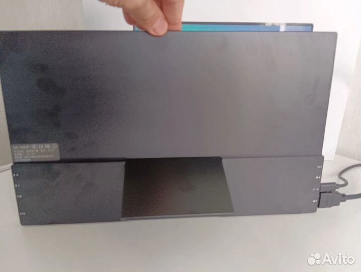 Сенсорный портативный монитор