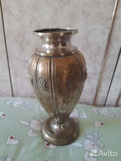 Антикварная посеребрённая ваза