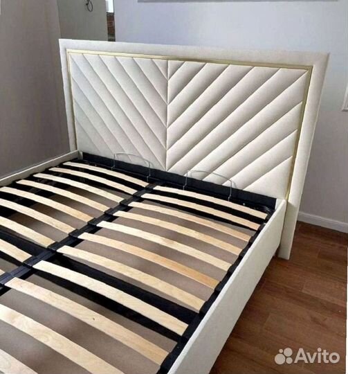 Дизайнерская кровать двуспальная