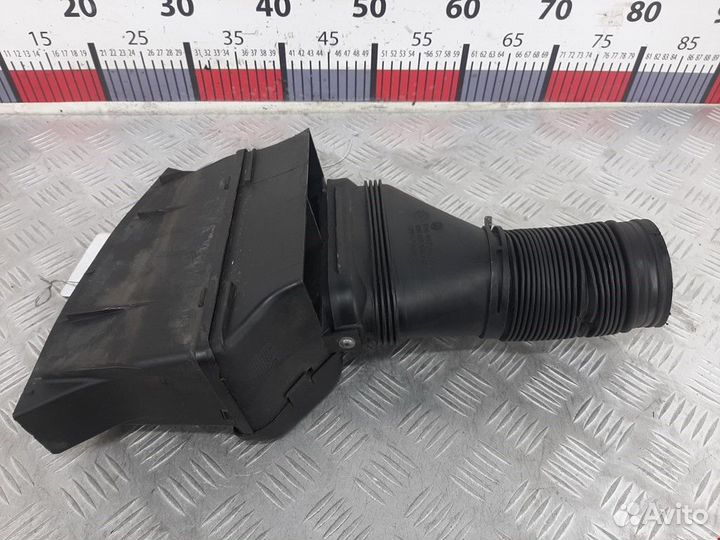 Воздухозаборник Audi TT 8J 2008 8J0805971A