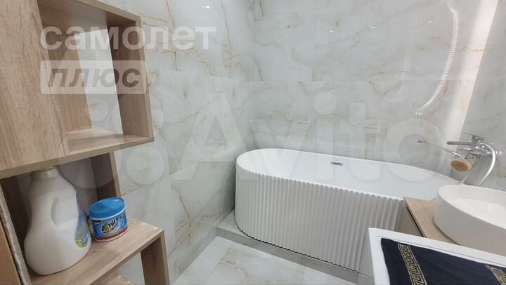 2-к. квартира, 54,2 м², 1/17 эт.