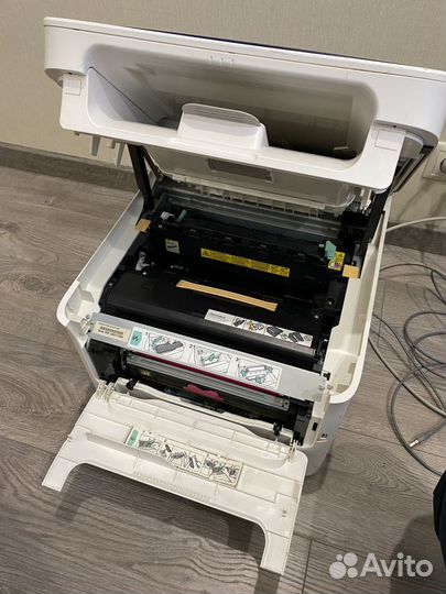 Принтер Xerox Phaser 6121MFP